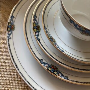Noritake, White and Blue Vintage Glenora Classic Dinnerware Set